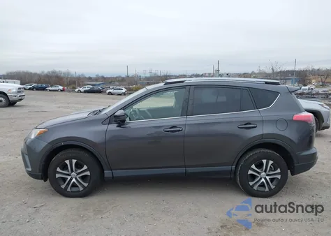 2017 Toyota Rav4 Le z USA, uszkodzony, nr VIN JTMBFREV4HJ138422